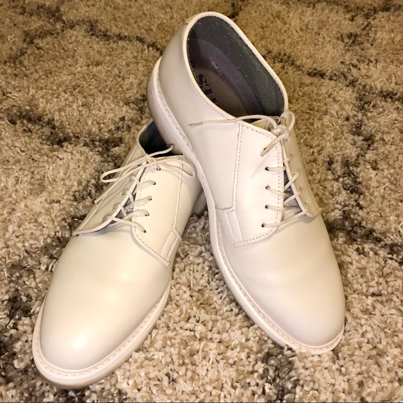white bates shoes